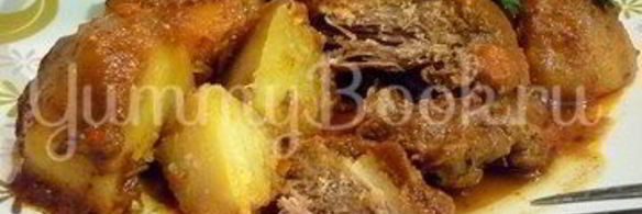 острая утка, запеченная с картофелем и морковью