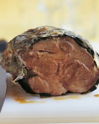 Пряная буженина, запеченная в духовке