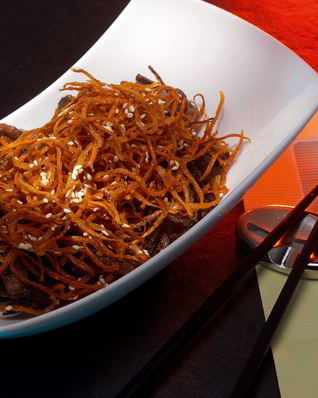 Рваная говядина с карамелизованной морковью