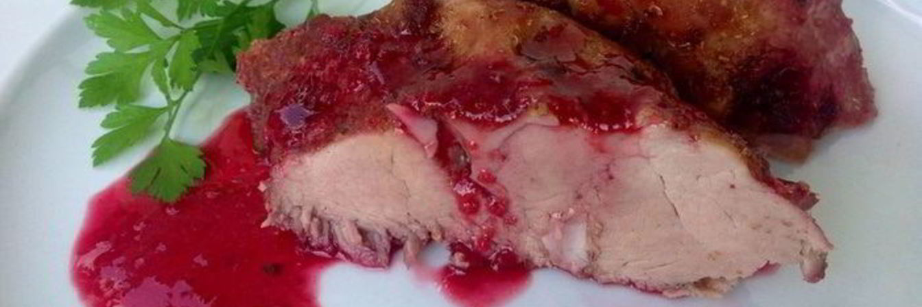 Свинина под вишневым соусом