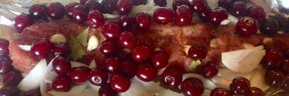 свинина под вишневым соусом