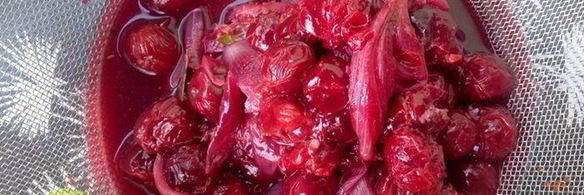 свинина под вишневым соусом