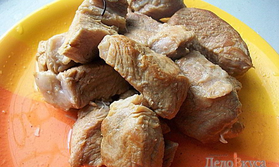 Рецепт свинины тушеной в белом вине с розмарином