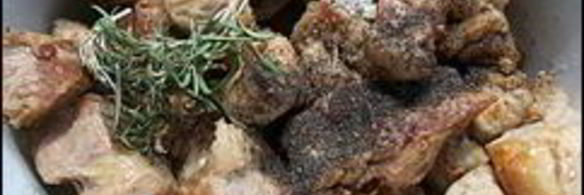 свинина тушеная в белом вине с розмарином