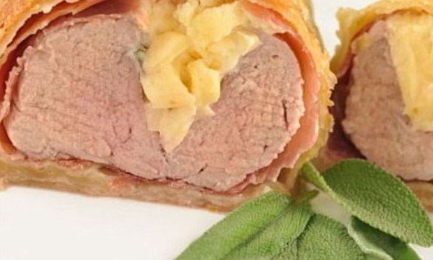 Рецепт свинины, запеченной в тесте, с соусом на основе сидра и бренди