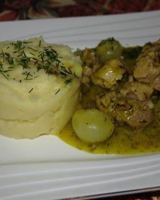 Свиной окорок с острыми апельсиновыми луковицами