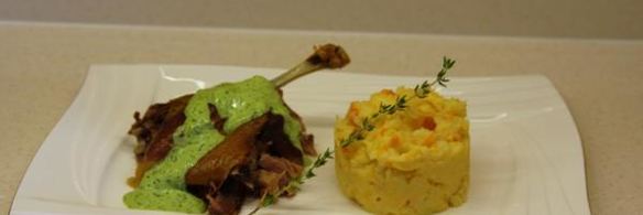 томленая утка под изумрудным соусом