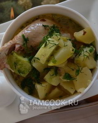Тушеная курица с картошкой и кабачками