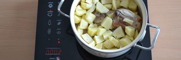 тушеная курица с картошкой и кабачками