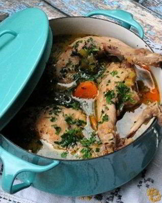 Тушеный кролик с морковью