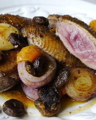 Утиные грудки с абрикосами