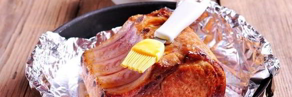 запеченная свиная корейка в мандариновом соусе