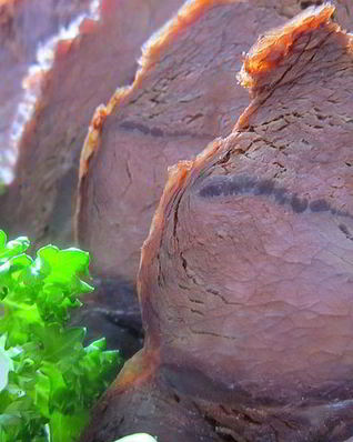 Запеченное мясо кабана