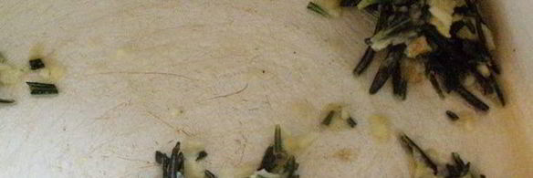 ароматный картофель, запеченный с розмарином и чесноком