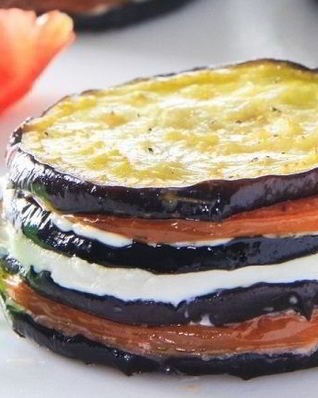 Баклажаны с моцареллой и помидорами