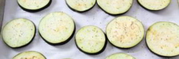 баклажаны с моцареллой и помидорами