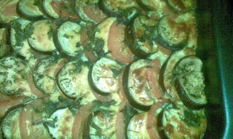 Рецепт баклажанов с помидорами и сыром