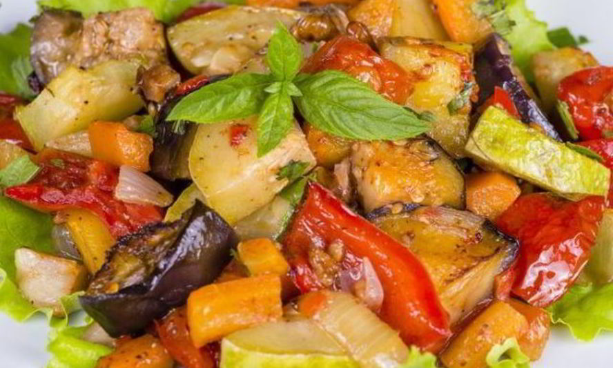 Рецепт баклажанов, тушеных с овощами