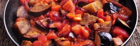 баклажаны тушеные с помидорами
