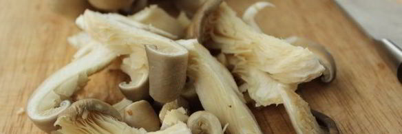 чап-чой с креветками, грибами и стручковой фасолью