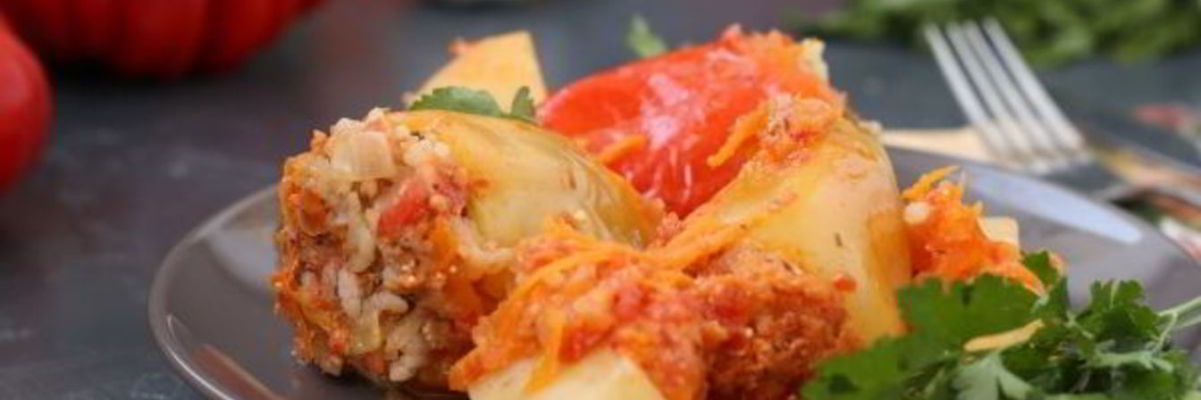 Фаршированный мясом перец с картофелем