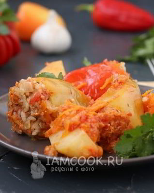 Фаршированный мясом перец с картофелем