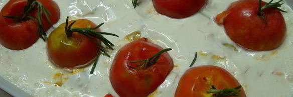 фаршированный перец на бочок с розмариновым томатом