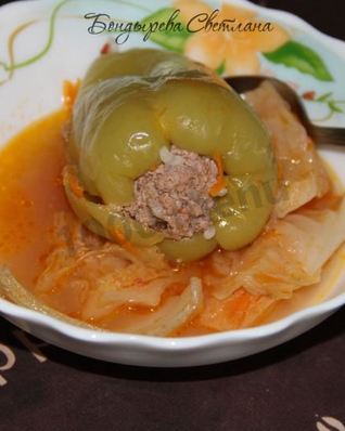 Фаршированный перец с рисом, фаршем и капустой