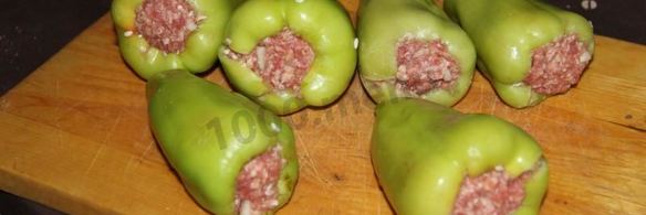 фаршированный перец с рисом, фаршем и капустой