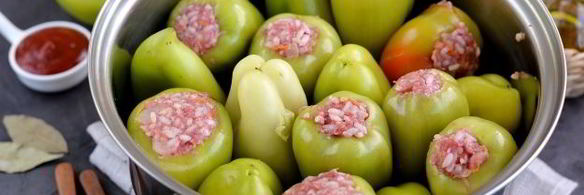 фаршированный перец с соусом