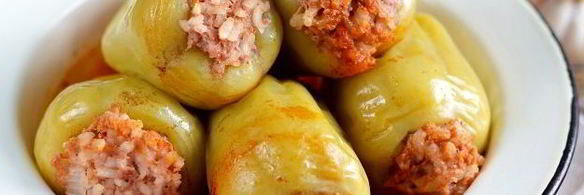 фаршированный перец с соусом