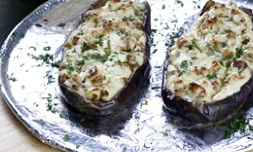 Рецепт фаршированных баклажанов с сыром
