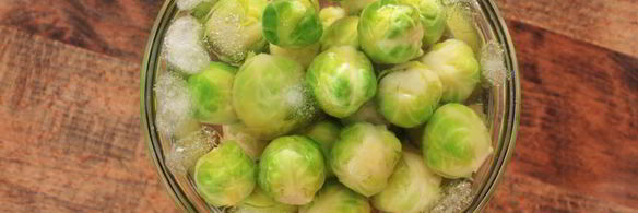 капуста брюссельская с соусом