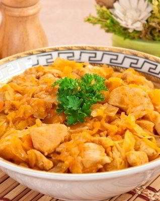 Капуста кислая, тушенная с мясом