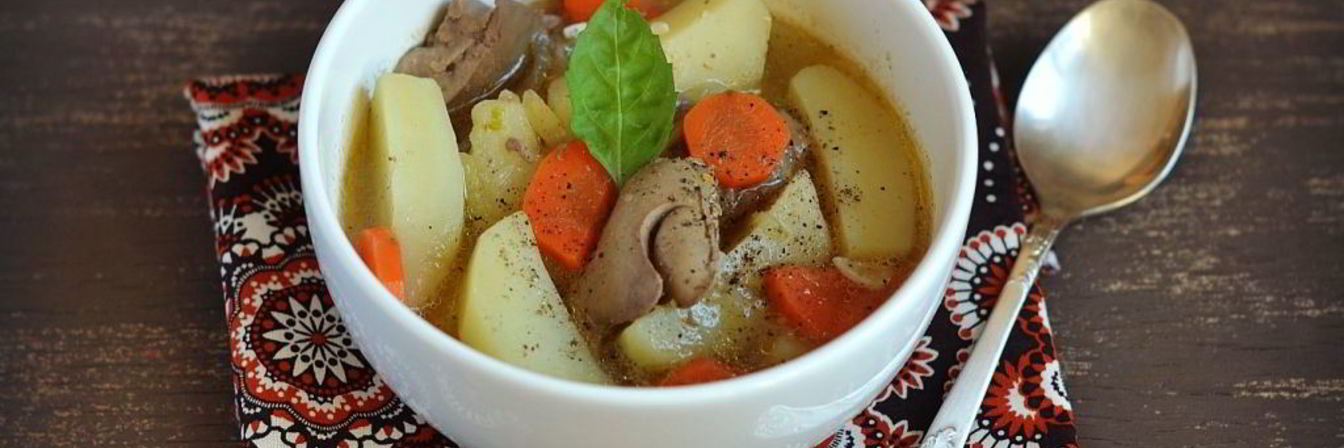 Картофель тушеный с куриной печенью