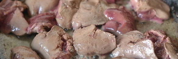 картофель тушеный с куриной печенью