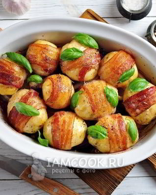 Картофель в беконе, запеченный в духовке