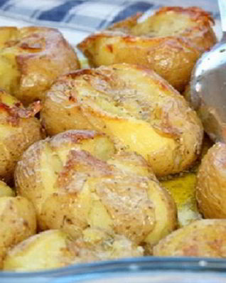 Картофель в кожуре, запеченный в духовке