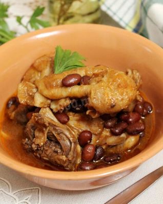 Красная фасоль с курицей