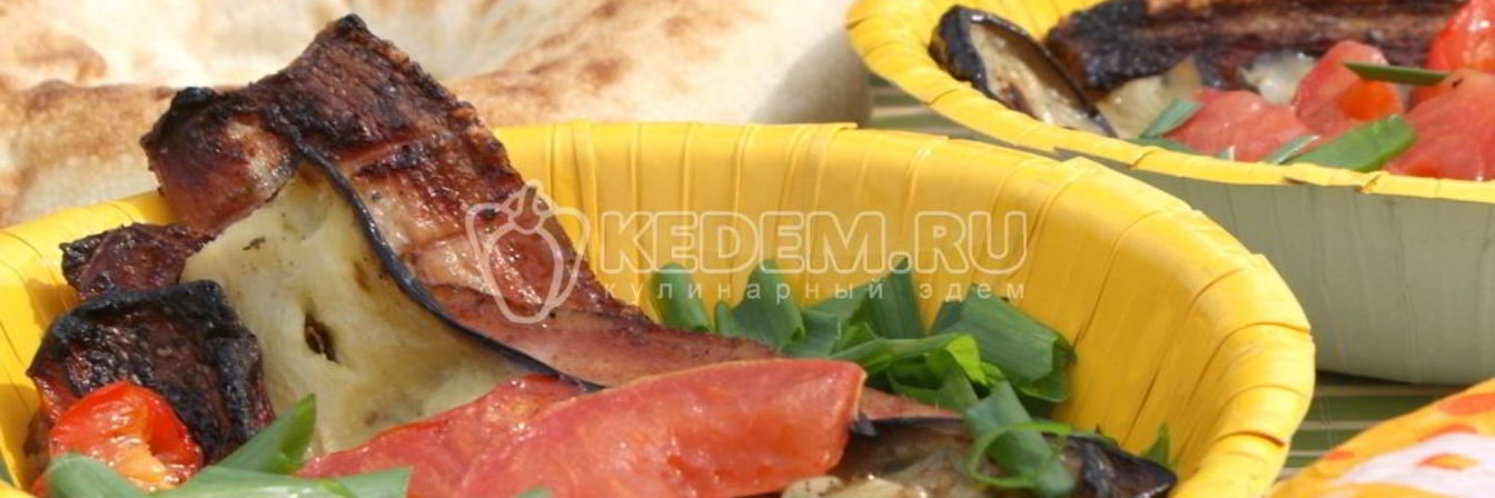 Овощи на гриле с копченостями