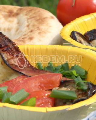 Овощи на гриле с копченостями