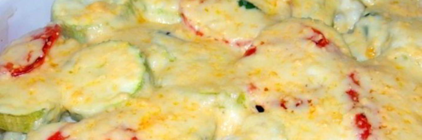 Овощи, запеченные под соусом