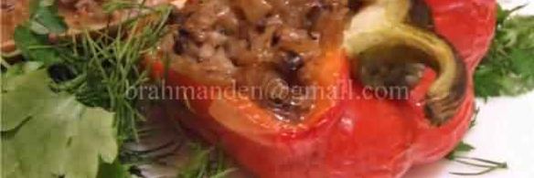 печеные овощи, фаршированные курицей с соусом бешамель и грибами