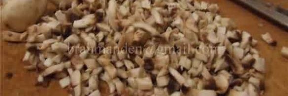 печеные овощи, фаршированные курицей с соусом бешамель и грибами