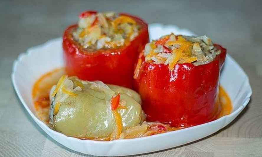 Рецепт сладких перцев, фаршированных мясом, овощами и рисом