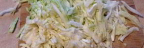 свежая капуста тушеная с курицей