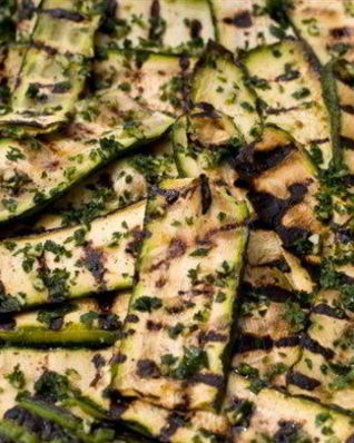 Цукини на гриле с шалфеем и белым бальзамическим уксусом