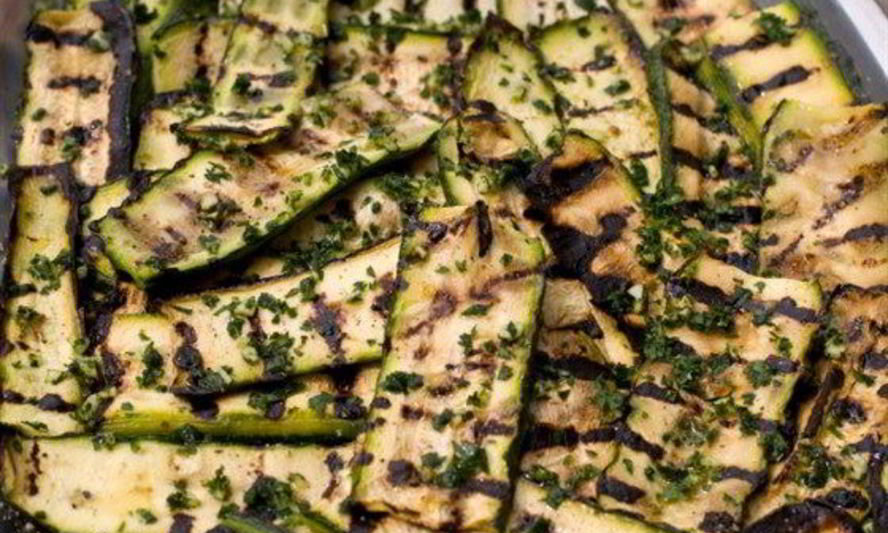 Рецепт цукини на гриле с шалфеем и белым бальзамическим уксусом