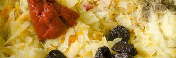 тушеная капуста с томатами и черносливом