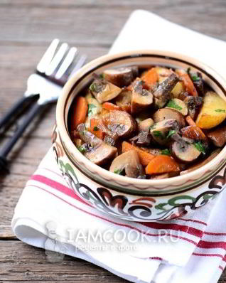 Тушеная картошка с шампиньонами